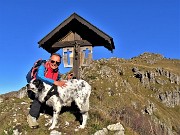 02 Al Crocefisso del Passo di Grialeggio (1690 m) con vista in cima Venturosa 